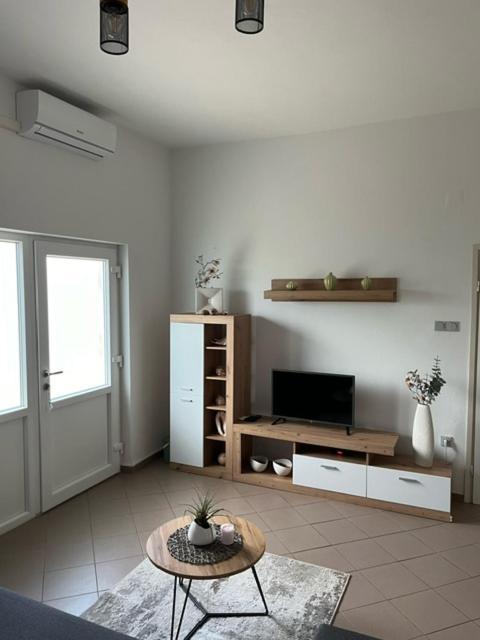 Apartman Laura ドラマリ 部屋 写真